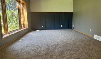 1011 Hwy 15, Armstrong, IA 50514