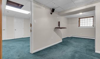 42 Crest Dr, Basking Ridge, NJ 07920