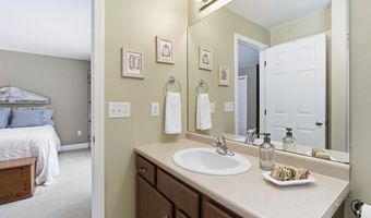 32 Peacock Brook Ln, Amherst, NH 03031
