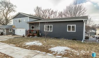 205 S 1st Ave, Brandon, SD 57005