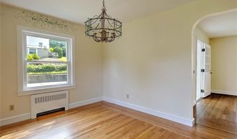 10 Roosevelt Ave, Lincoln, RI 02865