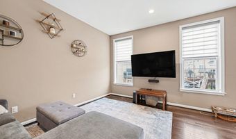 2733 S Spurway Dr, Ann Arbor, MI 48105