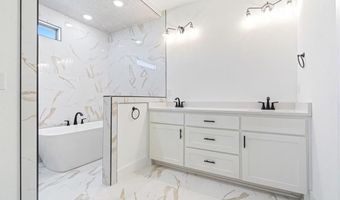 6900 SW Basswood St, Bentonville, AR 72713