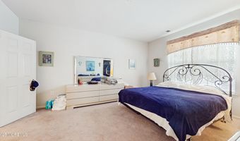 14 Edgewater Path, Barnegat, NJ 08005