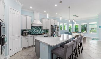 5330 SILVER SUN Dr, Apollo Beach, FL 33572