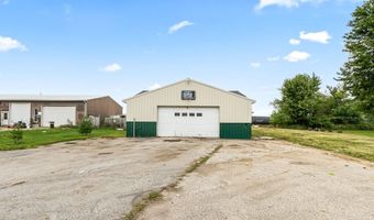 1858 W Auburn Dr, Auburn, IN 46706