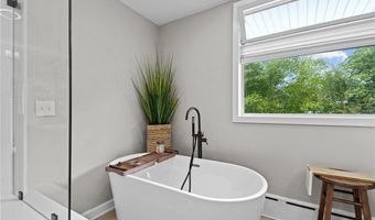 96 Roger Williams Dr, North Kingstown, RI 02852