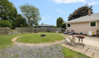 82 Sherry Ave, Bristol, RI 02809