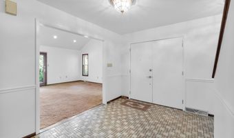 3908 SHORT HILL Dr, Allentown, PA 18104