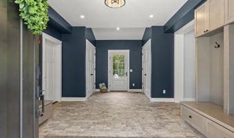 24 Amerescoggin Rd, Falmouth, ME 04105