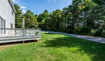 7 Mizzen Ln, Bourne, MA 02532