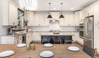 6217 S Trailwoods Dr, Ann Arbor, MI 48103