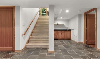 6921 AYR Ln, Bethesda, MD 20817