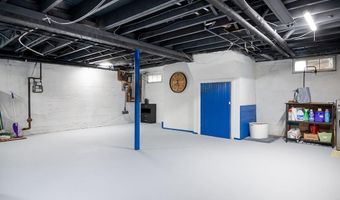 38 Brookside Dr, Cranston, RI 02910