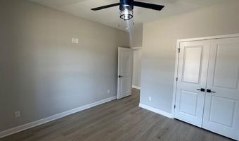 1001 Duke Dr, Bauxite, AR 72011