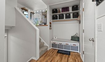 1047 Lowell Dr, Apple Valley, MN 55124