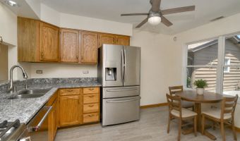 9925 Amanda Ln, Algonquin, IL 60102