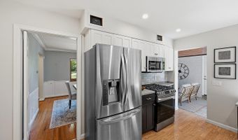 3119 N Farmcrest Dr, Amberley, OH 45213