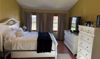 251 Kingston Dr, Aurora, OH 44202