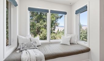 215 Piedmont Dr, Ashland, OR 97520