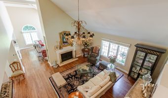 12 Lyndenwood Dr, Brookfield, CT 06804