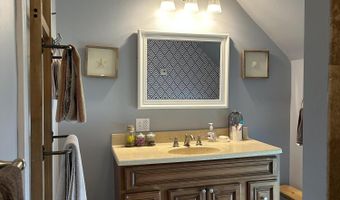 154 Cook St, Auburn, ME 04210
