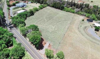 1074 Olinda Rd B, Makawao, HI 96768