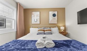 96 W 8th St, Bayonne, NJ 07002