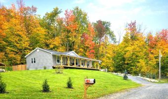 38 Oak Ridge Ln, Bennington, VT 05201