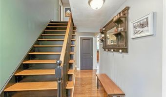 82 Martin St, East Providence, RI 02914