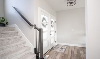 3217 Lakeview Dr SE, Altoona, IA 50009