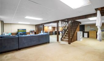 150 Brandywine Dr, Amherst, NY 14221