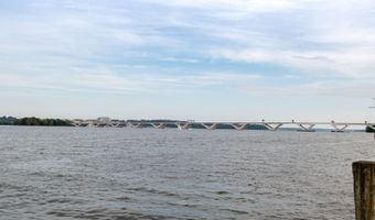 9 FRANKLIN St, Alexandria, VA 22314