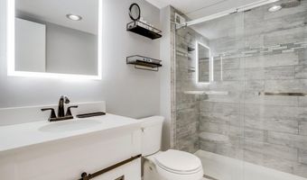5300 HOLMES RUN Pkwy 417, Alexandria, VA 22304