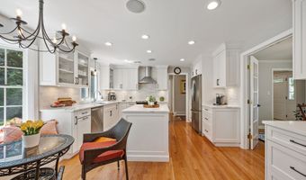 475 Riverside Dr, Cheshire, CT 06410