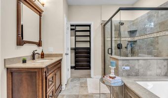10 Greenwood Pl, Middletown, NJ 07748