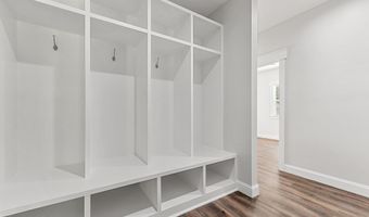 212 Hugo St, Bay St. Louis, MS 39520