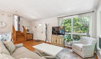 11 Noto Dr, North Providence, RI 02904