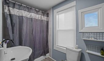 367 Laurel Hill Ave, Cranston, RI 02920