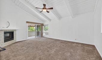6050 Henderson Dr 33, La Mesa, CA 91942