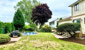 74 Plymouth Rd, East Providence, RI 02914