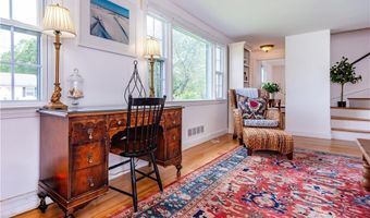 170 Pilgrim Pkwy, Warwick, RI 02888