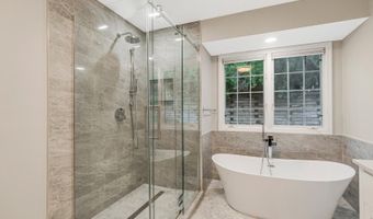 22 Smoke Rise Ln, Bedminster, NJ 07921