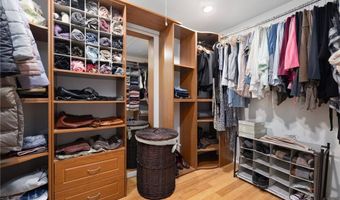 5 Maloney Ln, Middletown, RI 02842