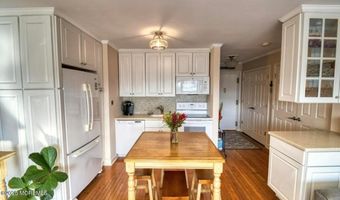 5 Ocean Ave 5B, Belmar, NJ 07719