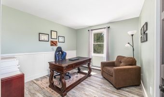 8 E Gate Dr, Alloway, NJ 07418