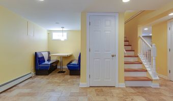805 S Mitchell Ave, Arlington Heights, IL 60005