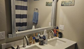 1705 Lakeview Dr, Ava, MO 65608