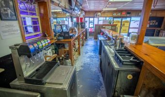 52 Main St, Barwick, GA 31720