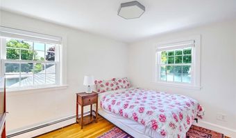 29 Melrose Ave, Barrington, RI 02806